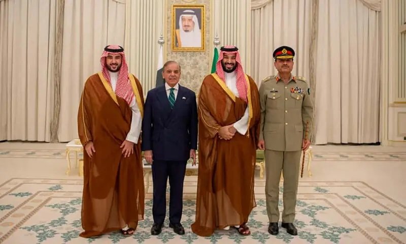 Pakistani and Saudi military leaders signing the Pakistan Saudi Arabia defence pact in Riyadh, 2025